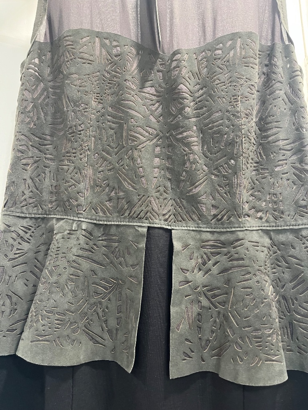 Elie Tahari Aviva NWT dress in size 6. Color Armor. MSRP $1298. - Picture 2 of 8